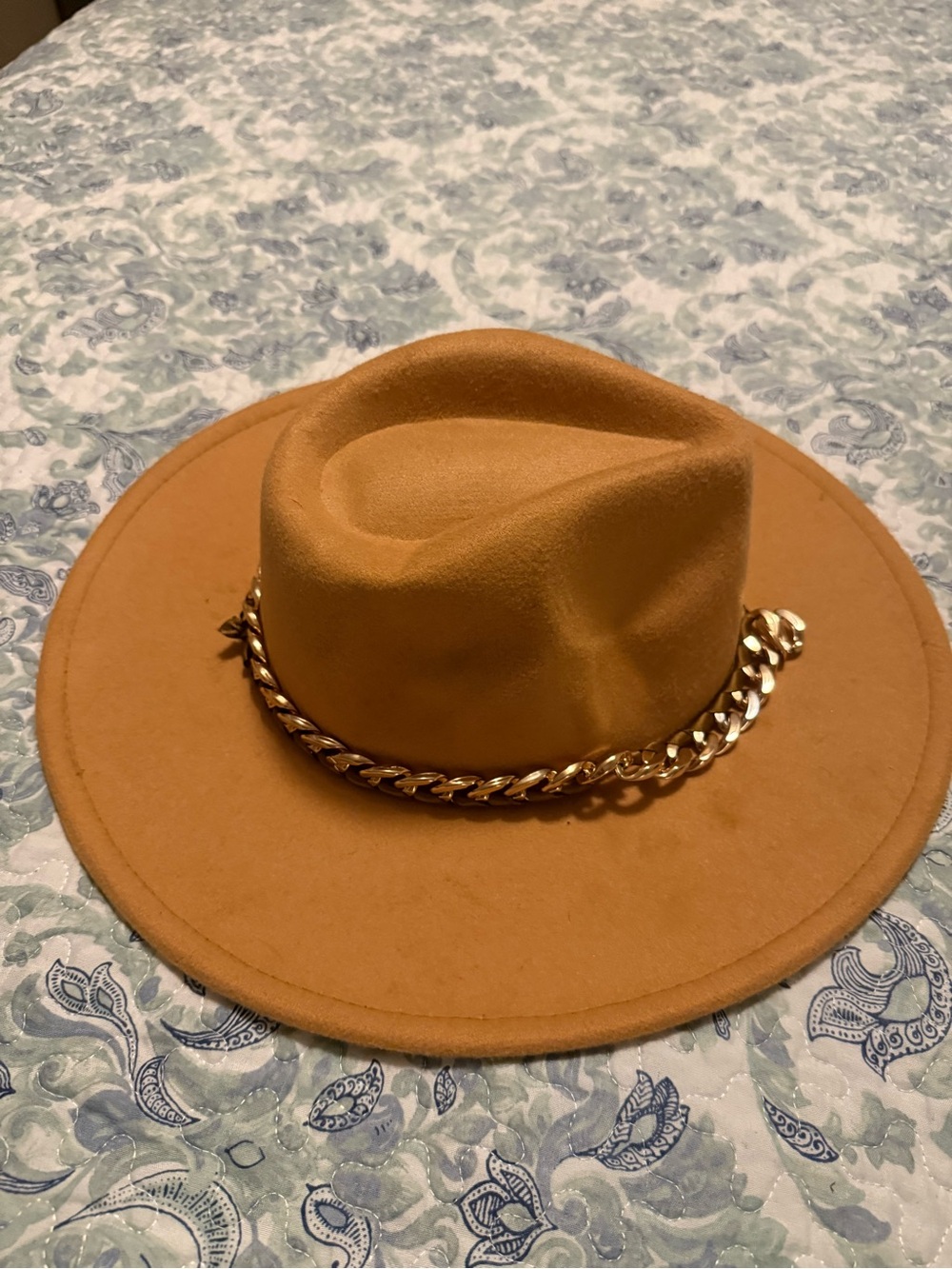 Tan felt fedora with gold chain detail
